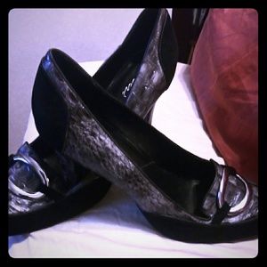 Handmade size 12 Suede Leather Pump by Taceri